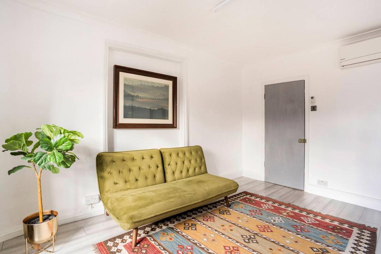 Victorian Style Apartment W/ Four-Poster Bed In Camden Town Лондон Экстерьер фото